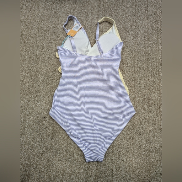 Kona Sol wrap style suit - Picture 4 of 6